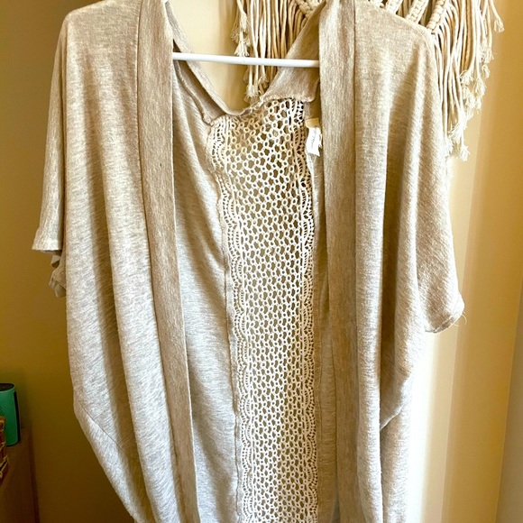 Painted Threads Short Sleeved Cardigan - Picture 3 of 3